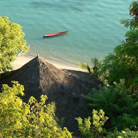 Waecicu Eden Beach Hotel Labuan Bajo Exteriör bild