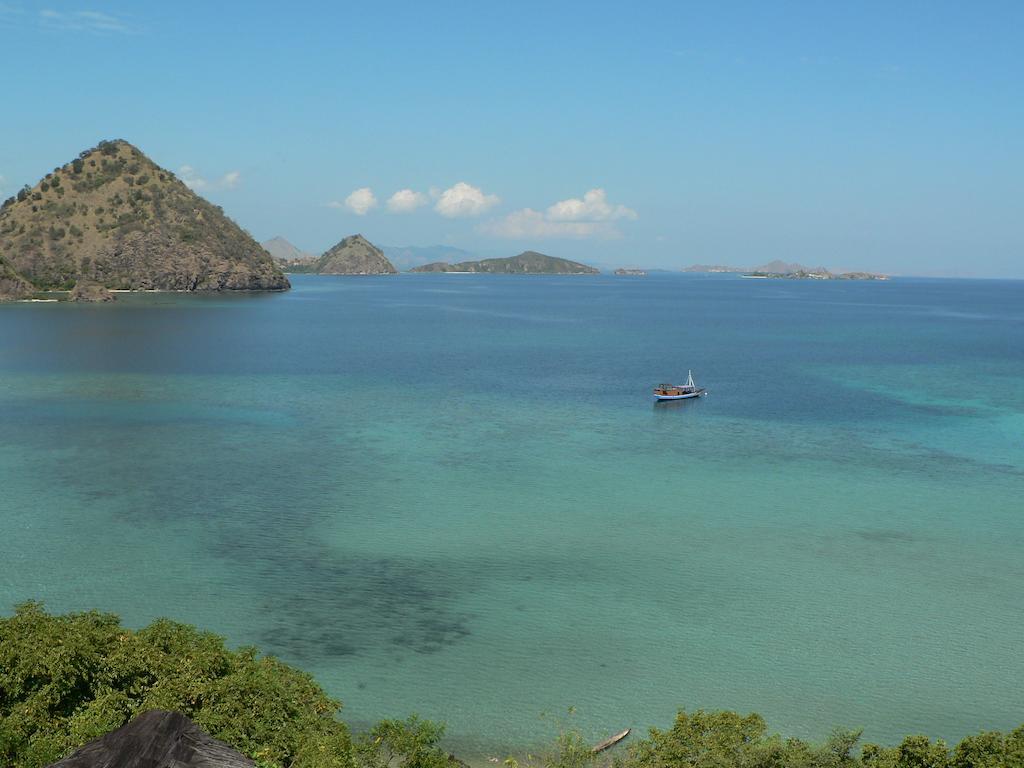 Waecicu Eden Beach Hotel Labuan Bajo Rum bild