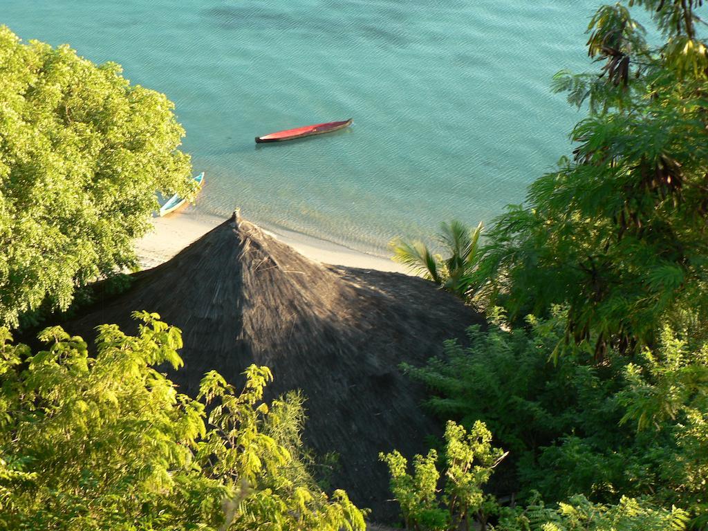 Waecicu Eden Beach Hotel Labuan Bajo Exteriör bild