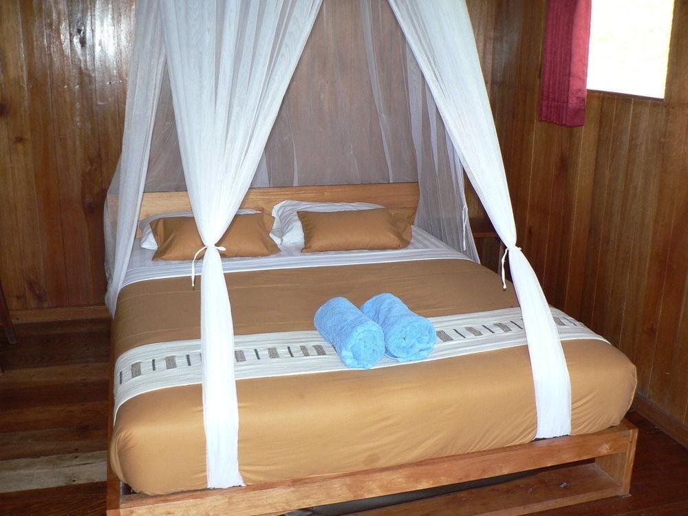 Waecicu Eden Beach Hotel Labuan Bajo Exteriör bild
