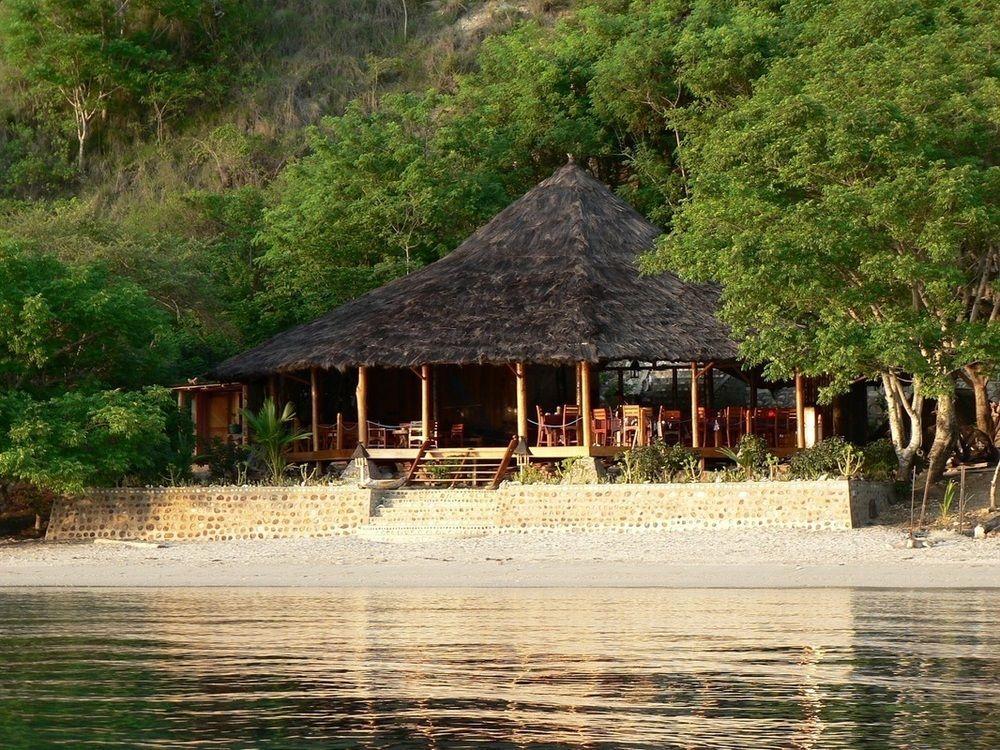 Waecicu Eden Beach Hotel Labuan Bajo Exteriör bild