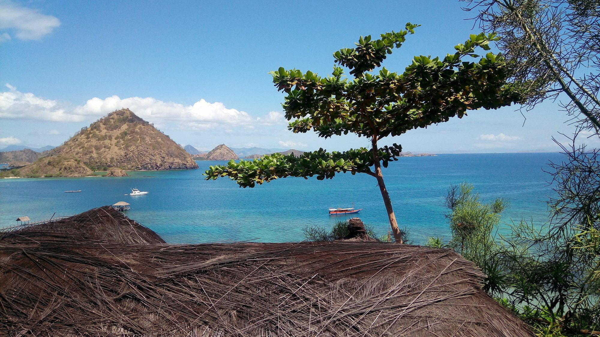 Waecicu Eden Beach Hotel Labuan Bajo Exteriör bild