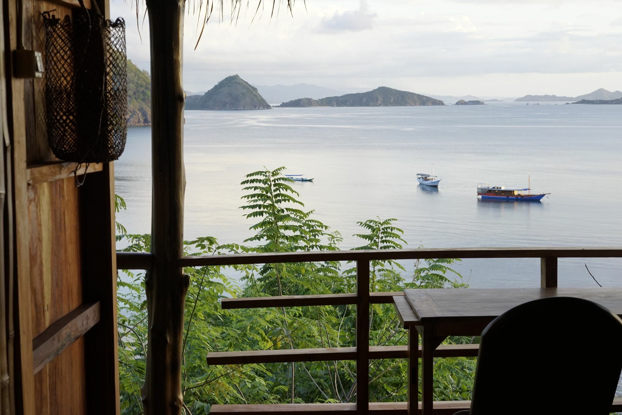 Waecicu Eden Beach Hotel Labuan Bajo Exteriör bild