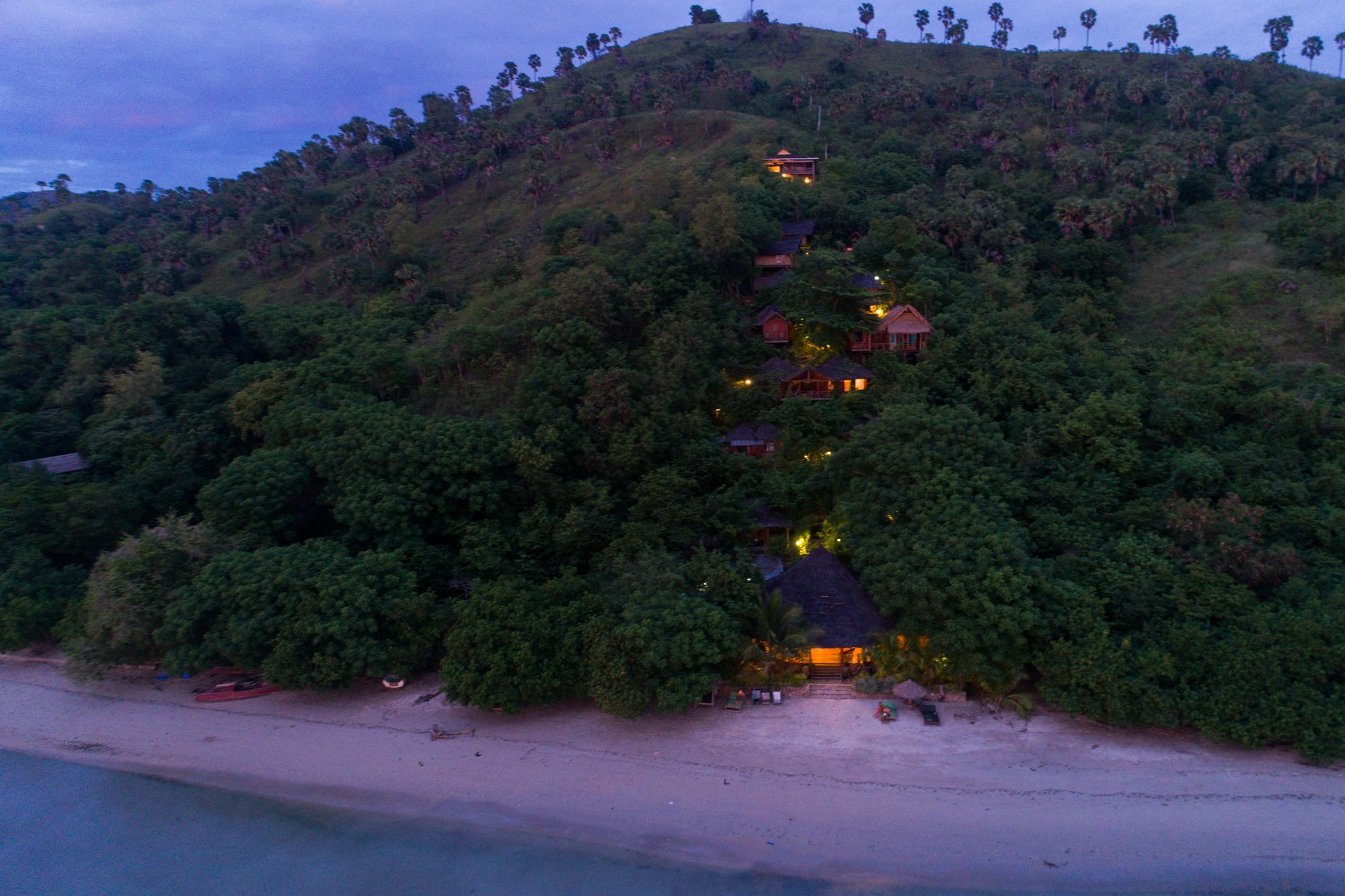 Waecicu Eden Beach Hotel Labuan Bajo Exteriör bild